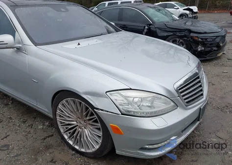 2012 Mercedes-Benz S 550 4Matic z USA, uszkodzony, nr VIN WDDNG9EB3CA420890